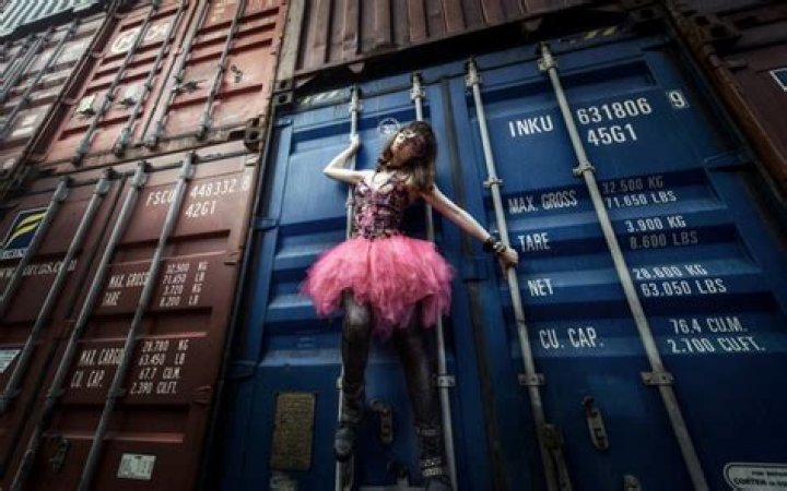 1087117 women, model, blue, fashion, container, color, photograph