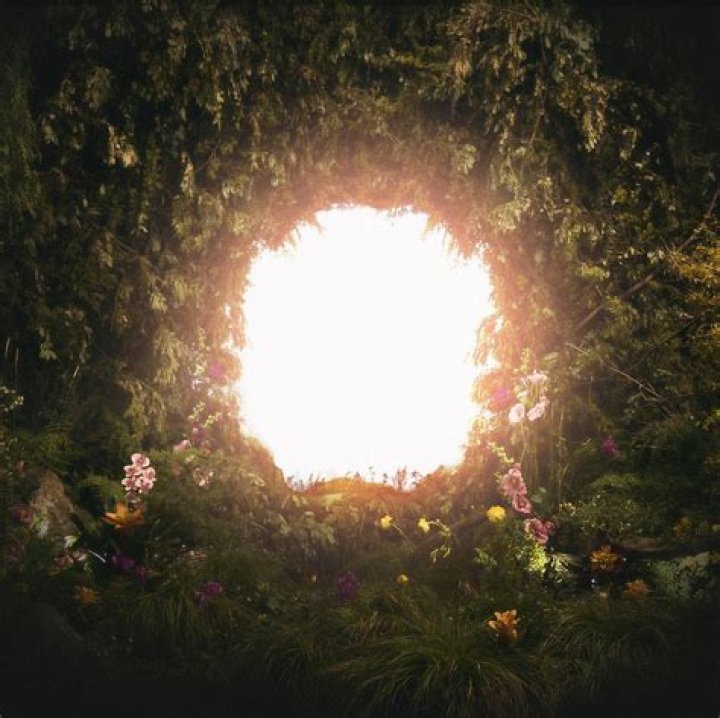 แปลเนื้อเพลง Melanie Martinez TUNNEL VISION &mdash; แปลเนื้อเพลงสากล