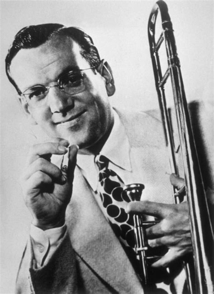 9/1/14 Glenn Miller In The Mood From The Movie Sun Valley