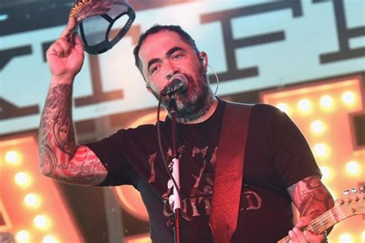 Aaron Lewis of Staind helps open R.H. Conwell Education Center in
