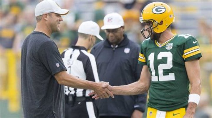 Aaron Rodgers waxes poetic about Danica Patrick relationship Yardbarker