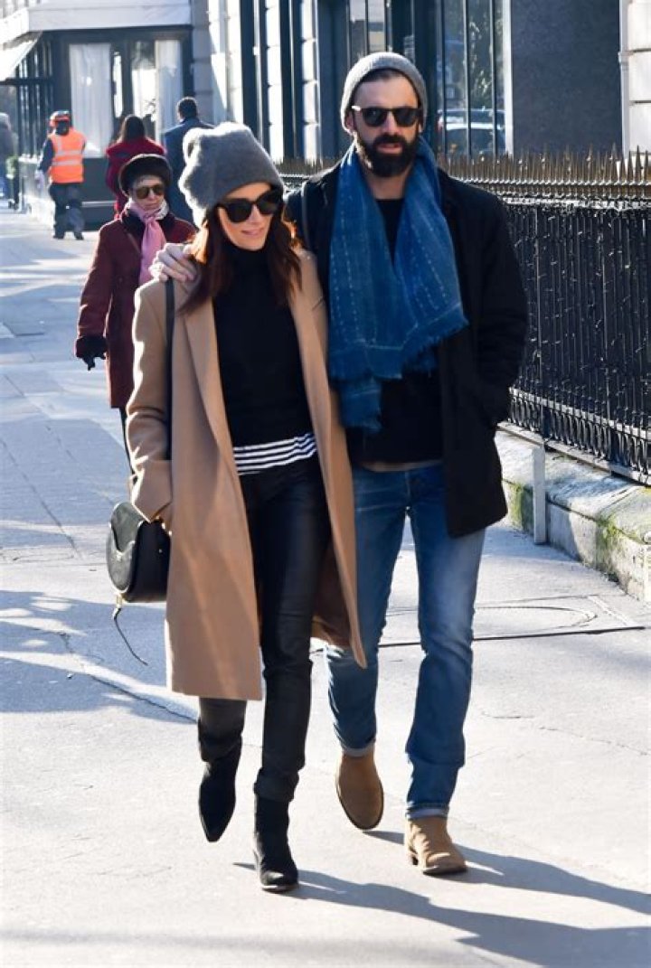 Abigail Spencer with her new boyfriend Out in Paris 08 GotCeleb
