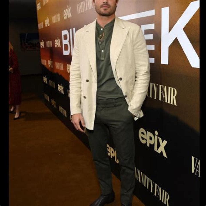 Alex Roe Biography, Height & Life Story Super Stars Bio