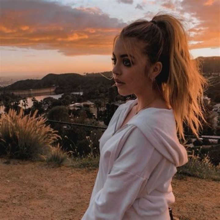 Alexa Sutherland's Feet I piedi di Alexa Sutherland Celebrities