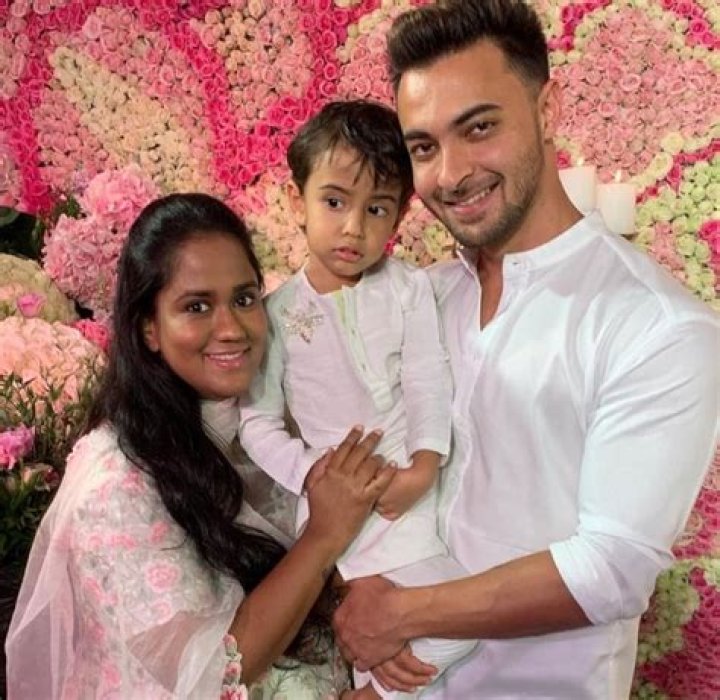 Arpita Khan Biography, Age, News, Wedding, Facts and Net Worth