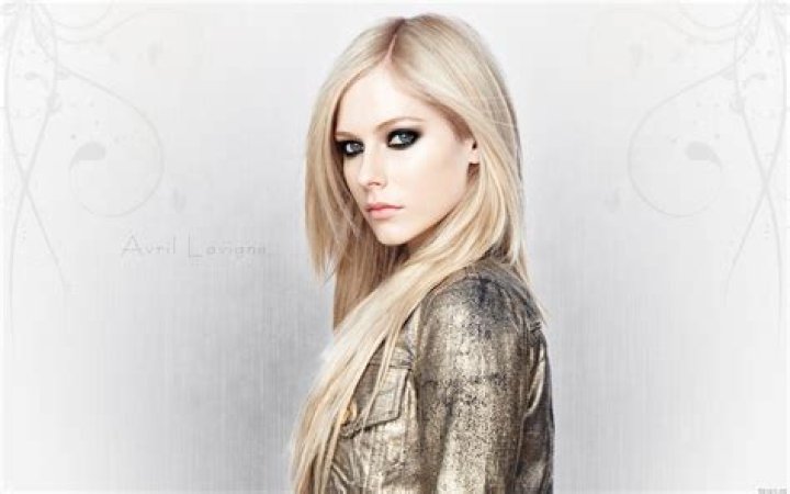 Avril Lavigne Avril Lavigne Wallpaper (27632873) Fanpop