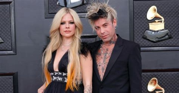 Avril Lavigne Engaged to Mod Sun After Paris Proposal Exclusive Photos