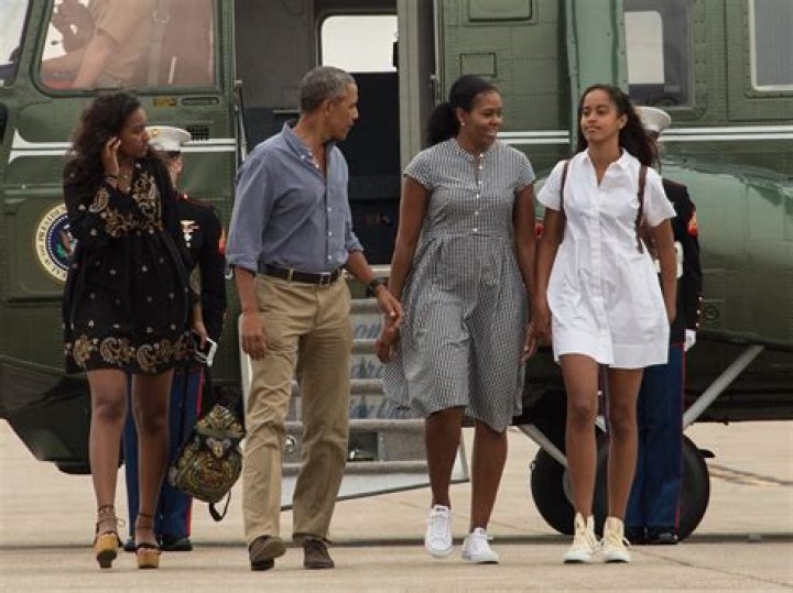 Barack & Michelle Obama Photos Of The Former First Family Hollywood Life