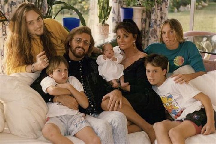 Barry Gibb says ‘trapped’ Michael Jackson ‘didn’t know who his friends