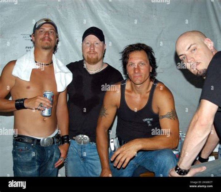 Brett Scallions, Jeff Abercrombie, Kevin Miller, and Carl Bell of Fuel