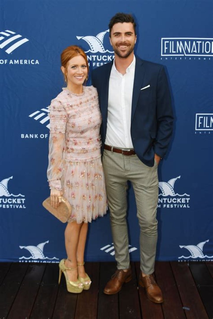 Brittany Snow and 'Selling the OC's' Tyler Stanaland Split&mdash;Full