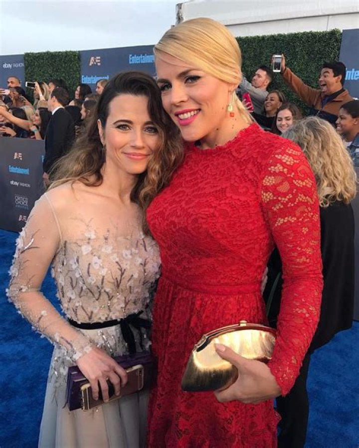 Busy Philipps and Linda Cardellini Freaks and geeks reunion, Freaks and geeks, Freeks and geeks