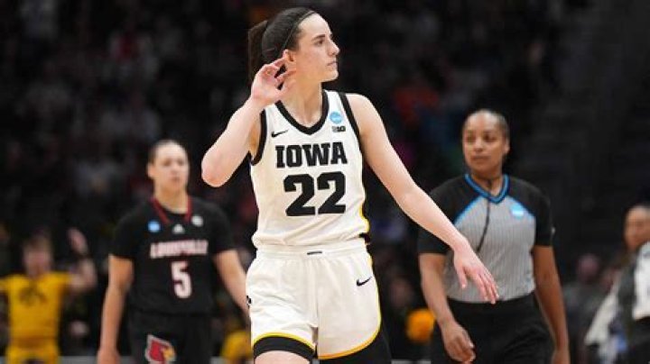 Caitlin Clark hace historia en el baloncesto universitario CNN