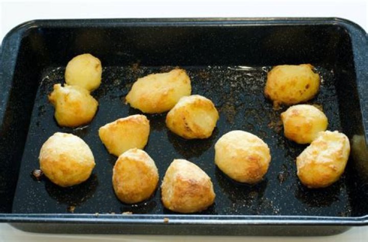Can I Roast Potatoes Ahead Of Time And Reheat? (My Tips) Boss The Kitchen