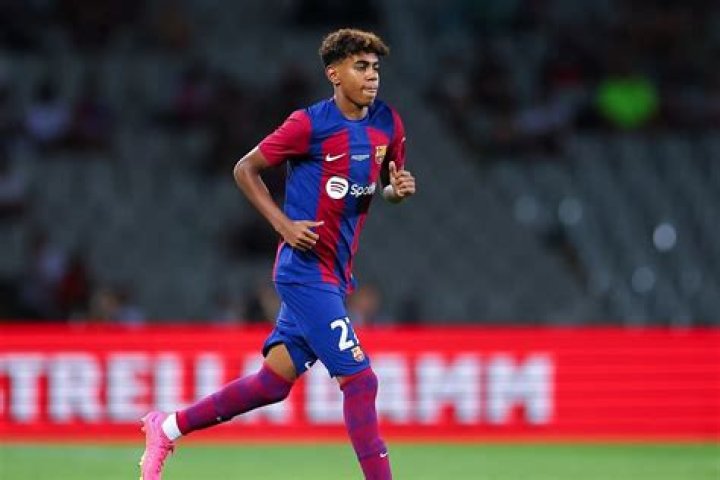 Champions League Lamine Yamal, el segundo debutante m&aacute;s joven de la