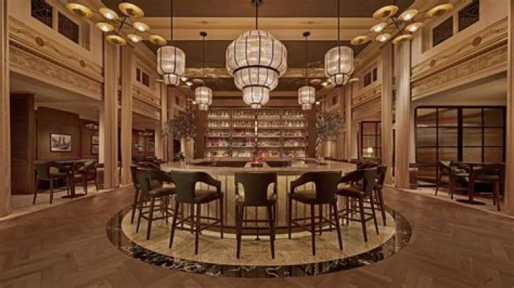 Chicago's Finest Dining Experience: Graham Elliot Restaurant