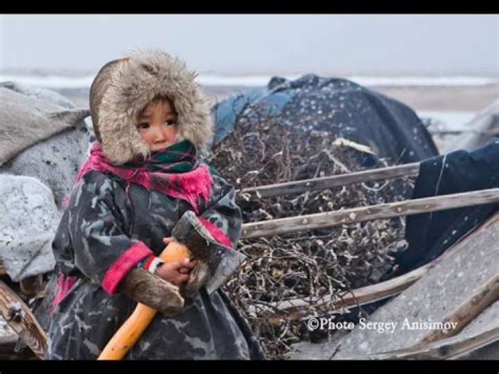 children! Yamal, Russia. Photographer Ivan Dementievsky