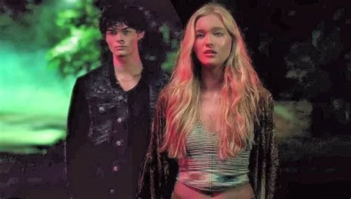 Chloe Rose Robertson as Luna Briggs