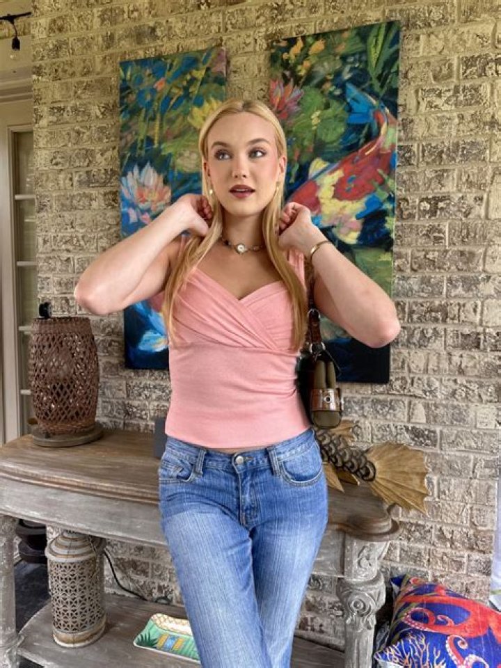 Chloe Rose Robertson Instagram