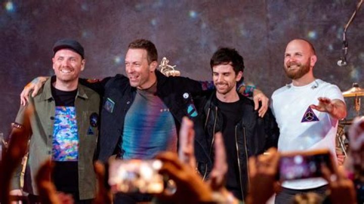 Chris Martin Net Worth 2024 Height, Age and Wife