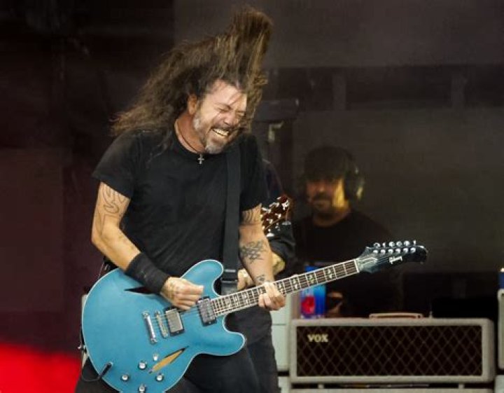 Dave Grohl Makes Surprise Appearance With Beck, Tenacious D at Benefit