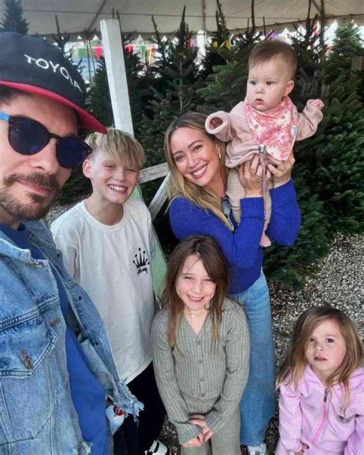 Do Hilary Duff and Her Sister Hailey Sing What Dreams Are Made Of?