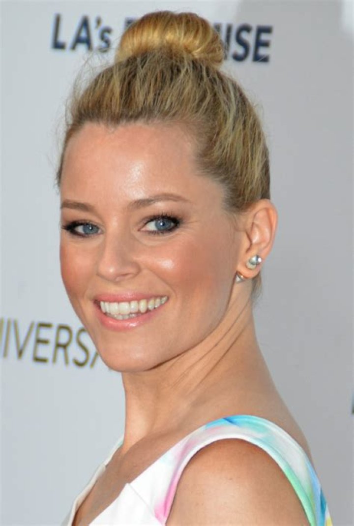 Elizabeth Banks' Wacky 'Cocaine Bear' Is Based on a True Story