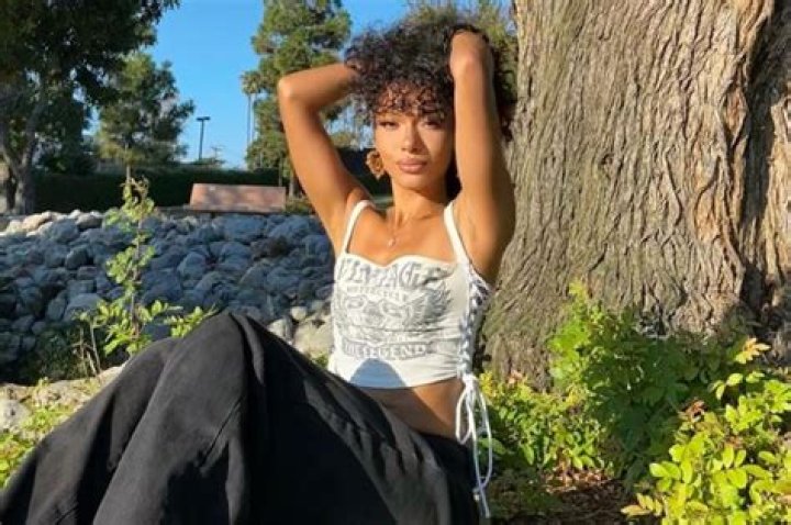 Emaza Gibson