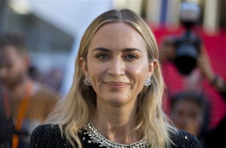Emily Blunt All the Golden Hair and Makeup Looks From the Red Carpet