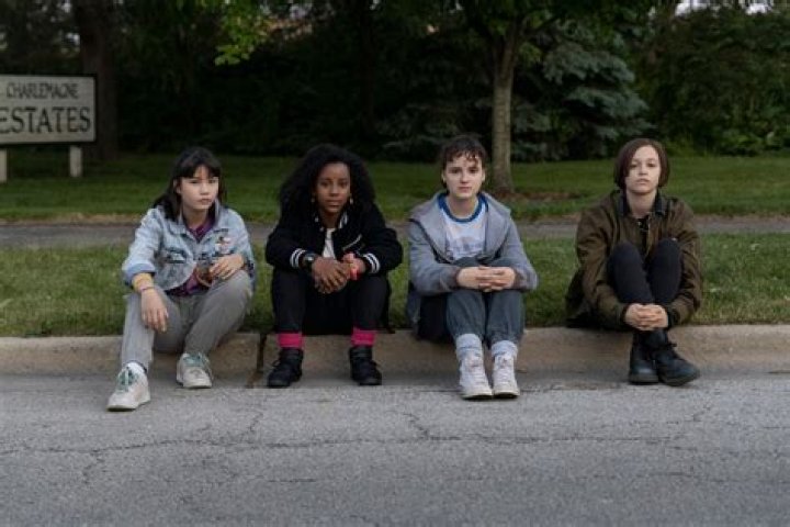 Fina Strazza with Riley Lai Nelet, Sofia Rosinsky and Camryn Jones Fina Strazza with Riley Lai Nelet, Sofia Rosinsky and Camryn Jones