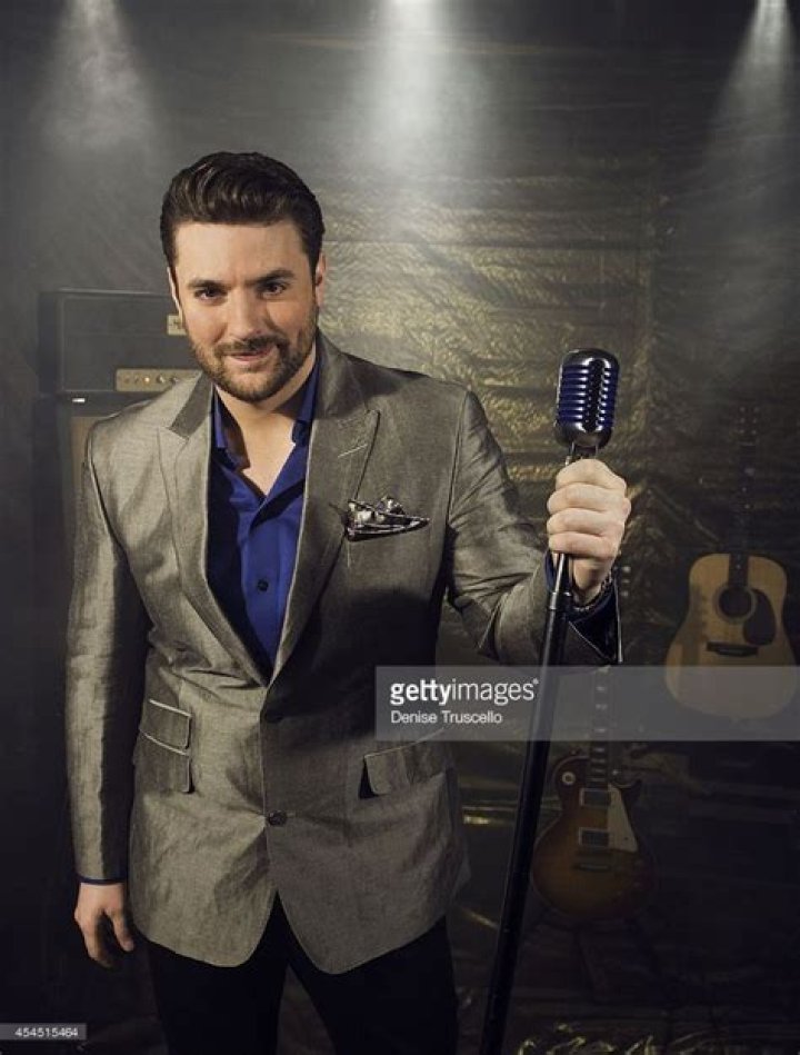 For Chris Young, Decorating the Christmas Tree is a Family Affair