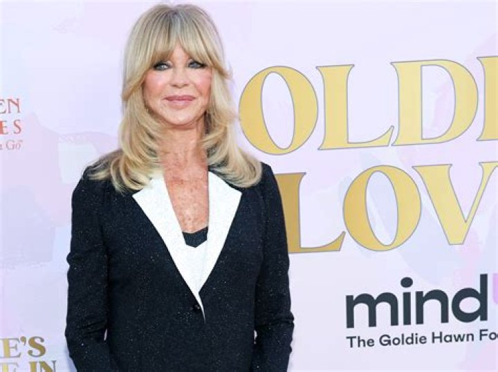 Goldie Hawn causes a stir in daughter Kate Hudson's heartwarming family