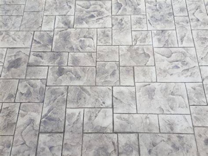 Grand Ashlar Slate Stamped Concrete Driveway in London Ontario Stamped