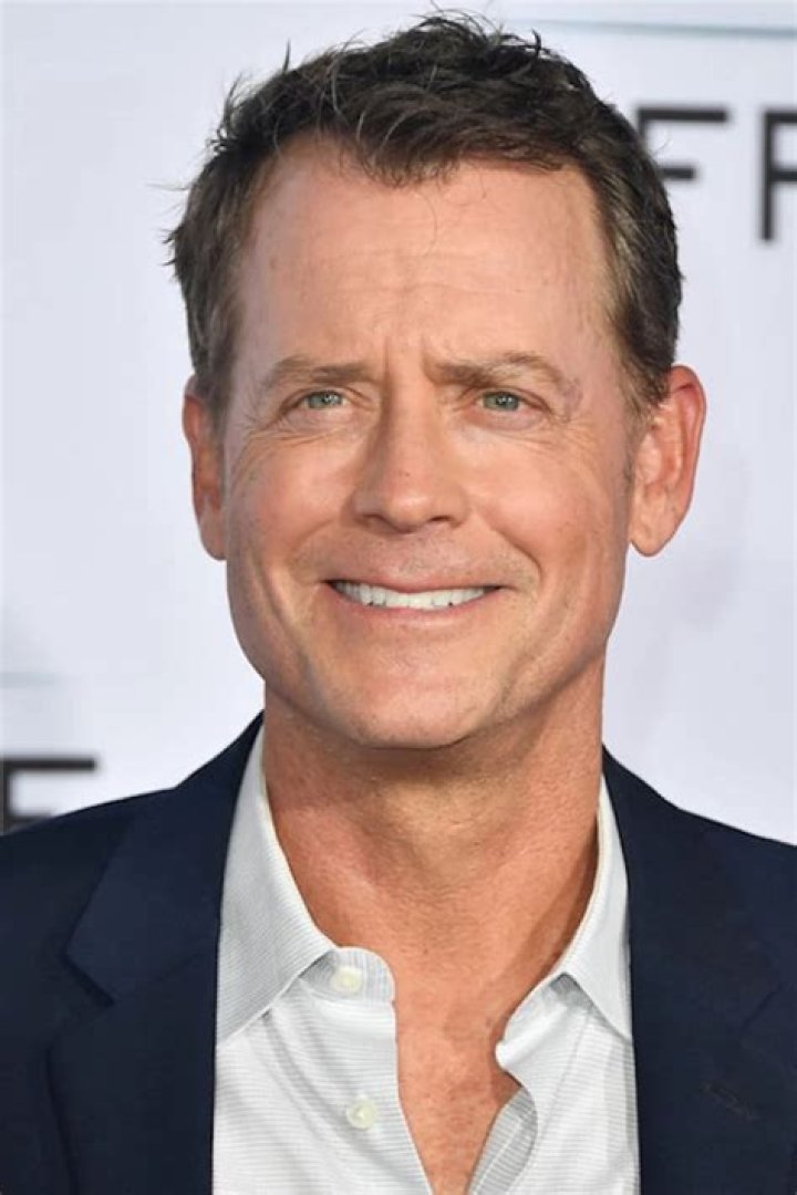 Greg Kinnear Biography, Height & Life Story Super Stars Bio