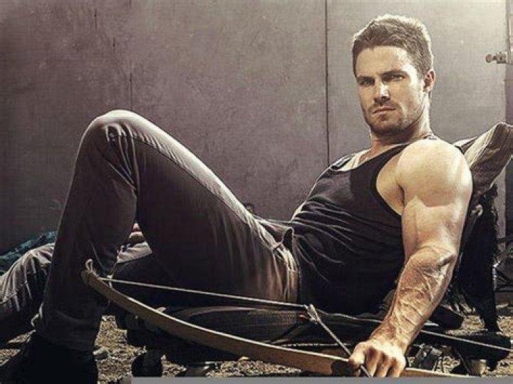 How Tall is Oliver Queen? Unveiling the Height of the Green Arrow GCELT