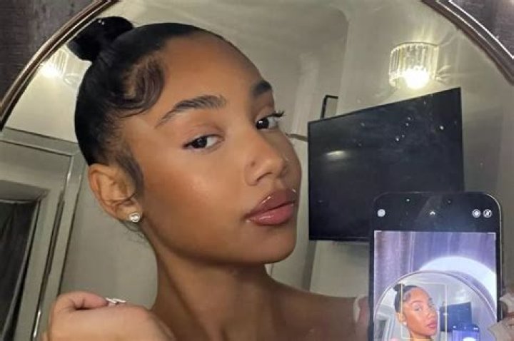 Insta model who charmed Jude Bellingham posts series of selfies while