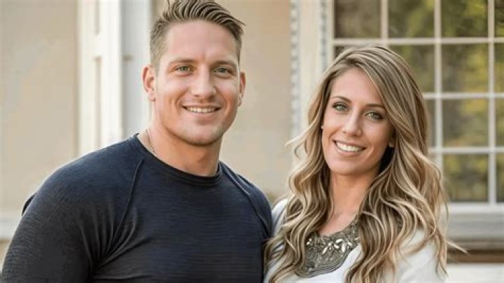 Is A.J. Hawk married to Brady Quinn's sister? A look at the personal
