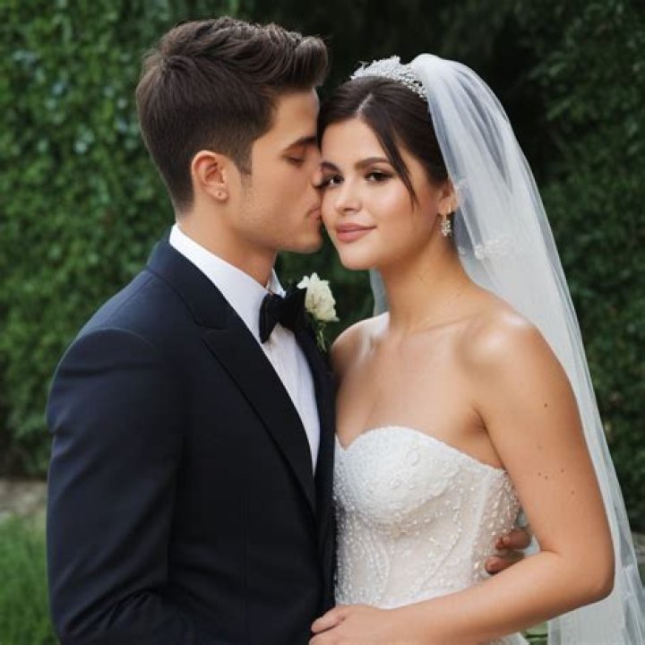 Is Selena Gomez Getting Married to Bill Murray? True or a Weird Joke