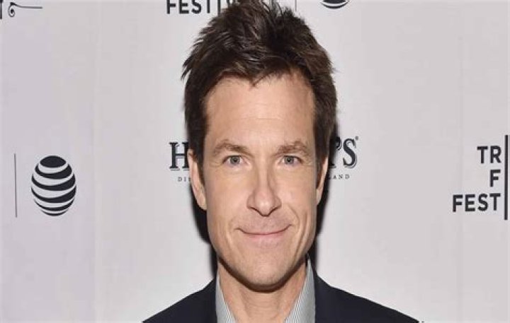 Jason Bateman net worth, age, height, married, biography, wife, movies
