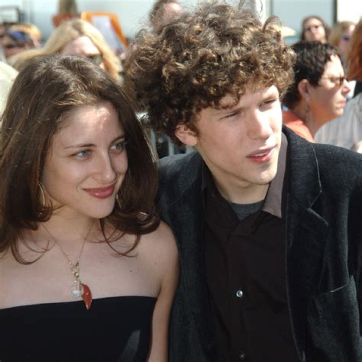 Jesse Eisenberg and Longtime Girlfriend Anna Strout Are Expecting a Baby! Life & Style
