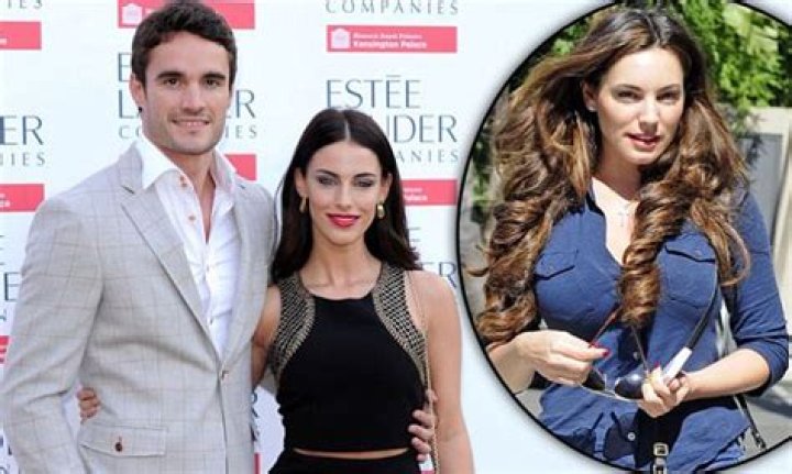 Jessica Lowndes shows exboyfriend Thom Evans what he's been missing