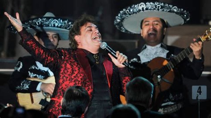 Juan Gabriel, legendary Mexican singersongwriter, dies aged 66