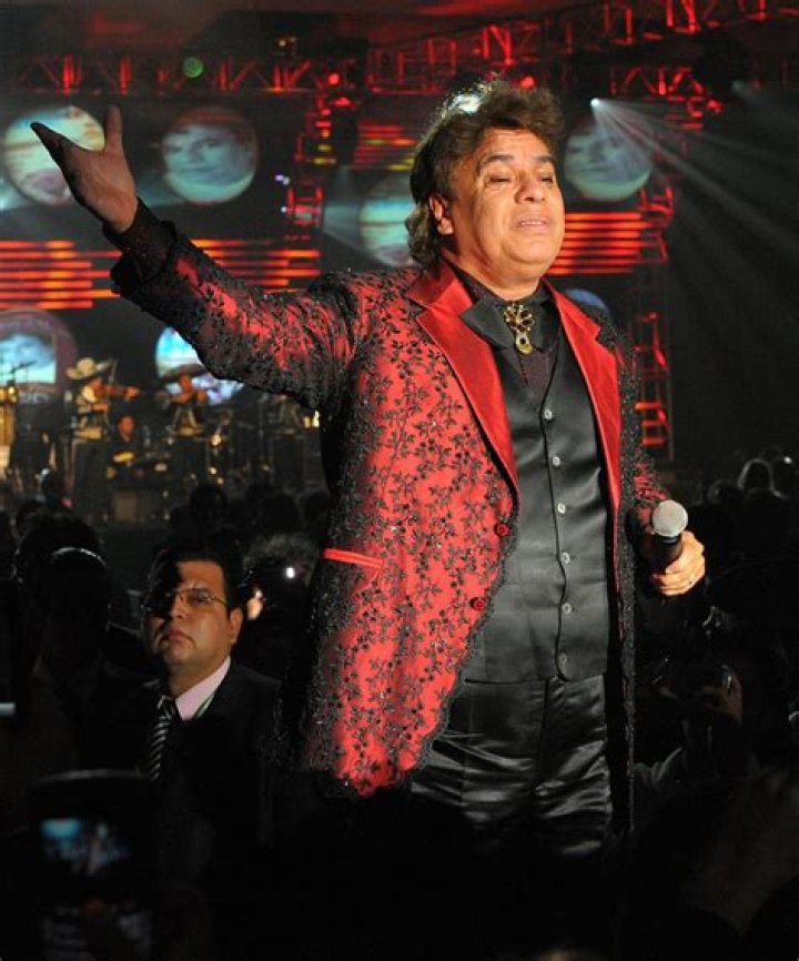 Juan Gabriel, Mexican superstar singer, dead at 66 Chicago Tribune