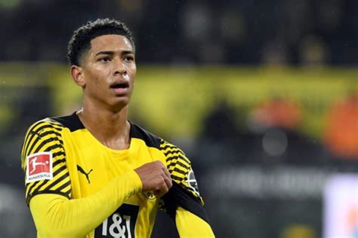 Jude Bellingham Liverpool favorite to sign Borussia Dortmund star