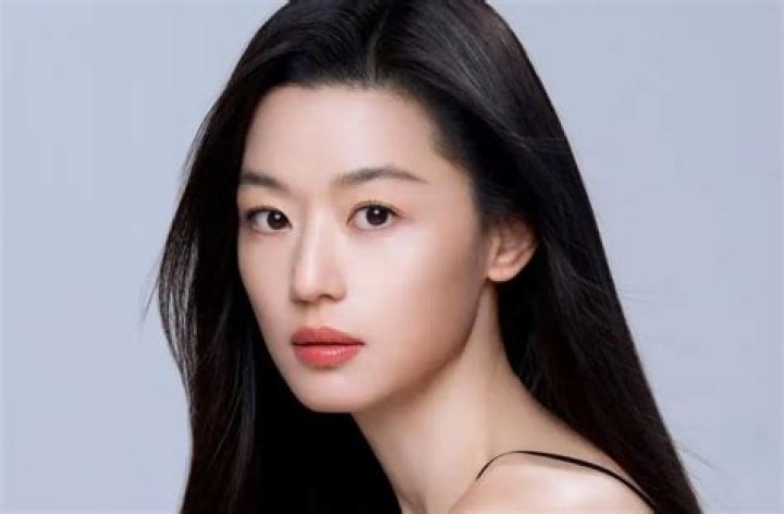 Jun Ji Hyun's Husband is The Highest Shareholder of His Firm KDramaStars