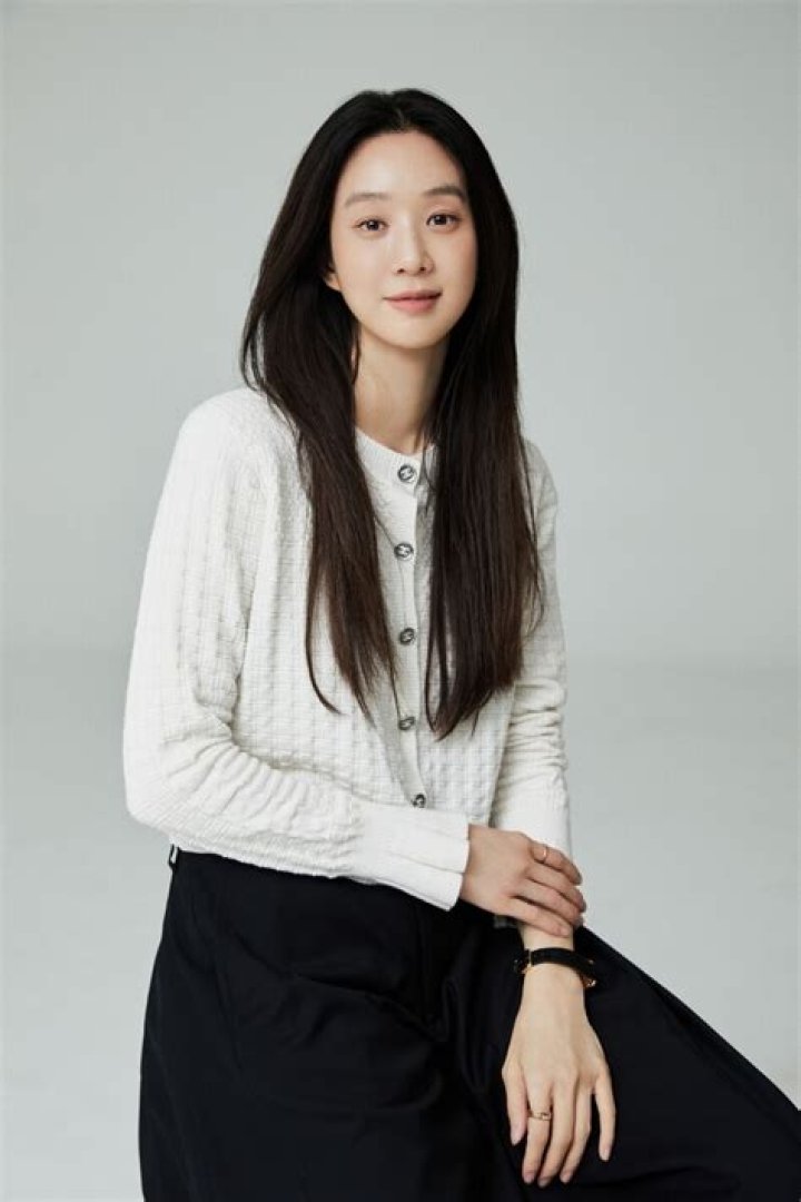 Jung Ryeowon cast opposite Wi Hajoon in new romance Kdrama