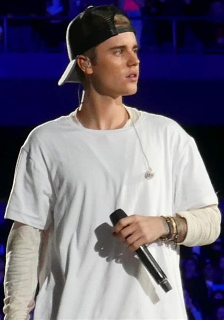 Justin Bieber Height, Weight, Age, Body Statistics Healthy Celeb