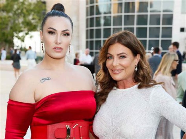 Kelly Lebrock Bio, Family, Profession, Husband, Net Worth, Meaurements