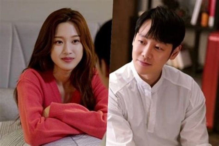 Kim Dong Wook Stays With Moon Ga Young All Night To Protect Her In