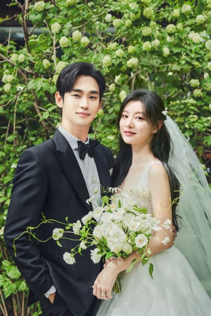 Kim Soo Hyun, Ahn So Hee deny marriage rumours 8days
